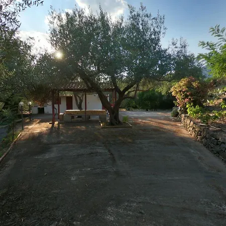Gole Alcantara Mini Glamping Lanternavacanze *