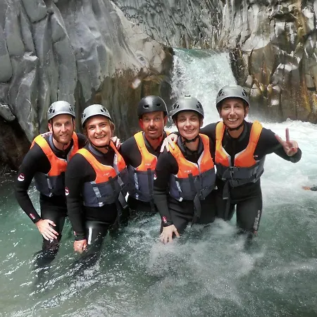 Gole Alcantara Mini Glamping Lanternavacanze Camping