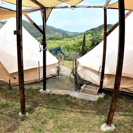 Gole Alcantara Mini Glamping Lanternavacanze * Motta Camastra